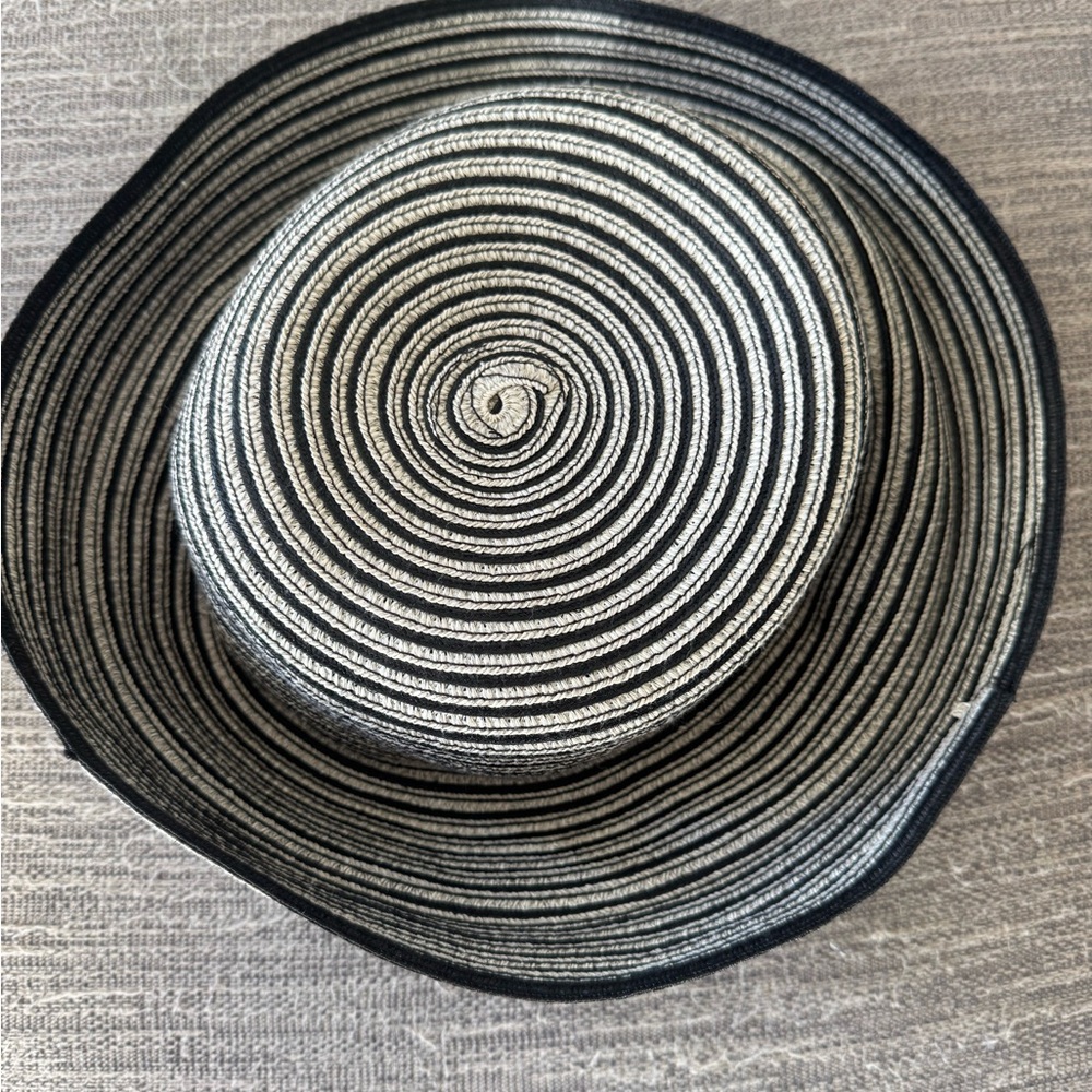 Betmar New York Black and White Sun Hat